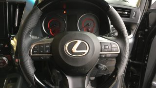 LEXUS LM仕様！ステアリング交換 鈑金修理、カスタムの事なら岐阜のピットワン |  自動車修理工場｜岐阜・一宮・名古屋市近郊で鈑金塗装・事故修理ならピットワン